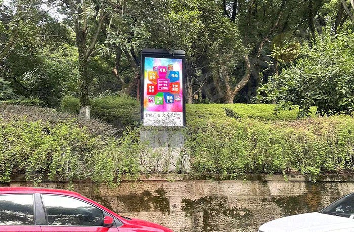 升级品牌营销引擎 助力品牌深度 “掘金” 市场 ——LED广告机的时代价值