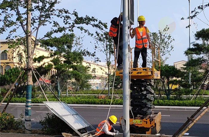 青岛即墨智慧LED灯杆屏政策宣传应用.jpg